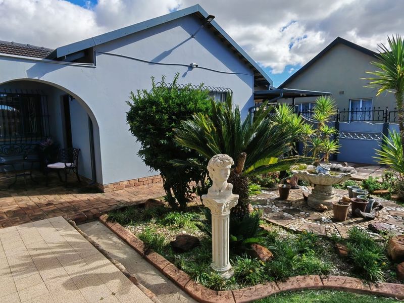 4 bedroom with pool in Nigel , Noycedale - Photo 6