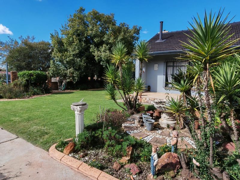 4 bedroom with pool in Nigel , Noycedale - Photo 1