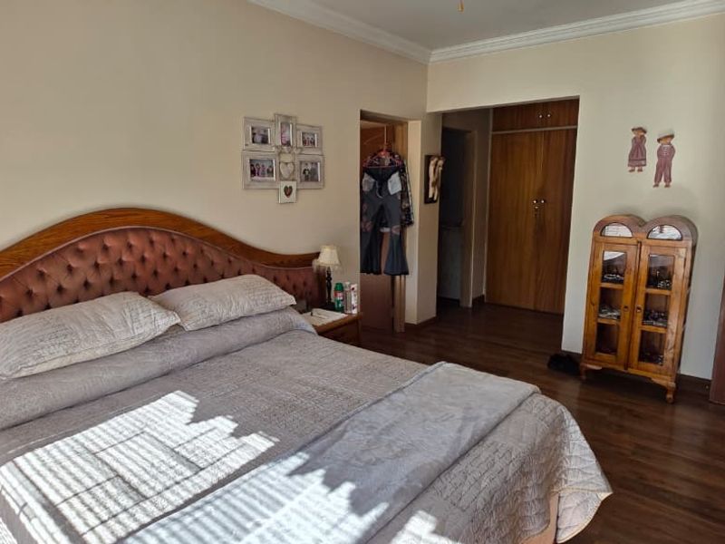 Family Home with Exceptional Space & Entertainment in Flora Gardens - Photo 8