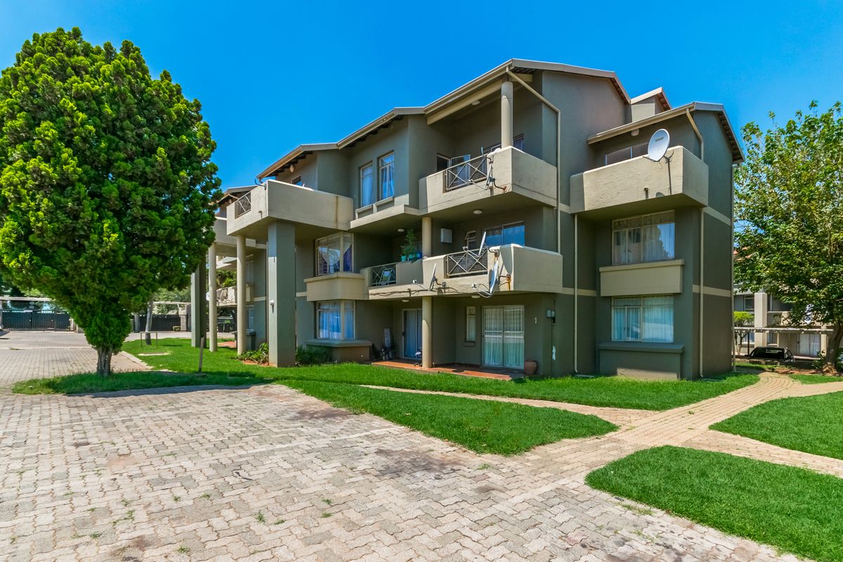 Wonderful Investment Opportunity in a Secure Complex - Photo 2