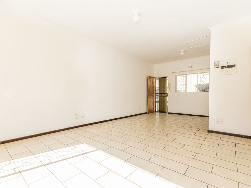 Wonderful Investment Opportunity in a Secure Complex - Photo 7
