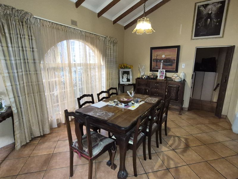 Family home for sale in Highveld park - Photo 10