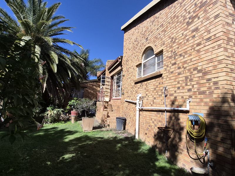 Family home for sale in Highveld park - Photo 2