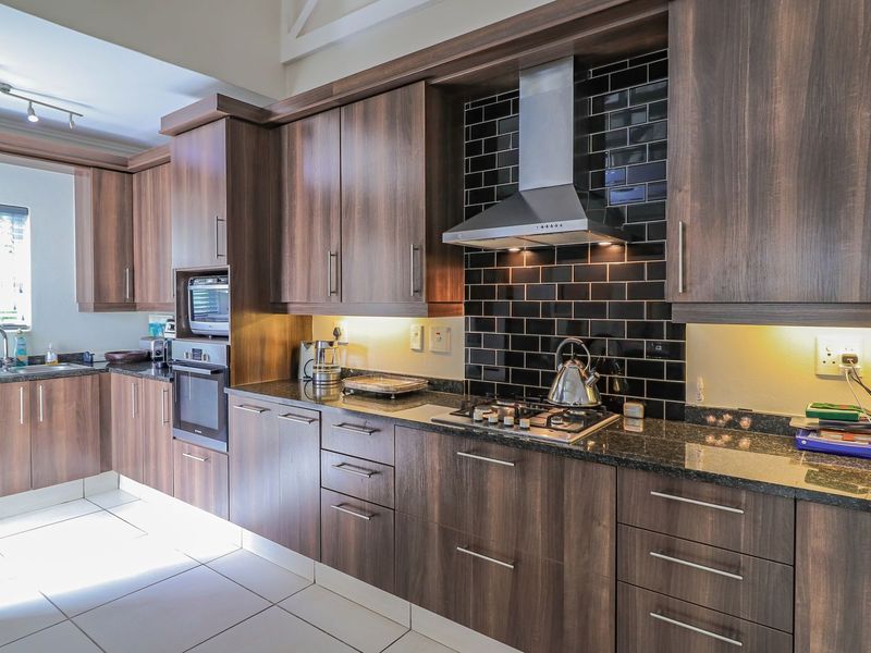 Charming 3 Bedroomed Retirement property in Broadacres - Photo 8