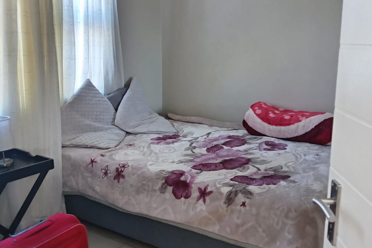 BEAUTIFUL FAMILY HOME IN RIVERSPRAY LIFESTYLE ESTATE - Photo 2
