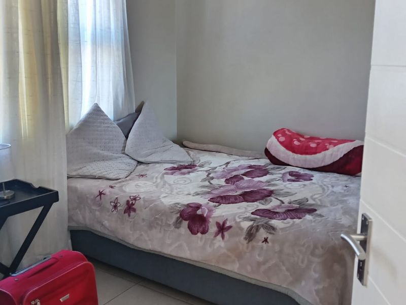 BEAUTIFUL FAMILY HOME IN RIVERSPRAY LIFESTYLE ESTATE - Photo 2