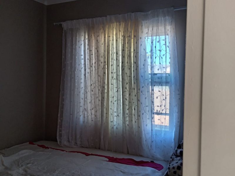BEAUTIFUL FAMILY HOME IN RIVERSPRAY LIFESTYLE ESTATE - Photo 4