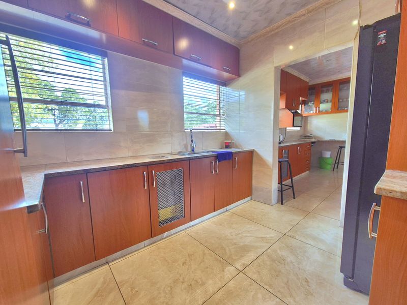 LOVELY HOME NEAR VARIOUS AMENITIES FOR SALE! - Photo 8
