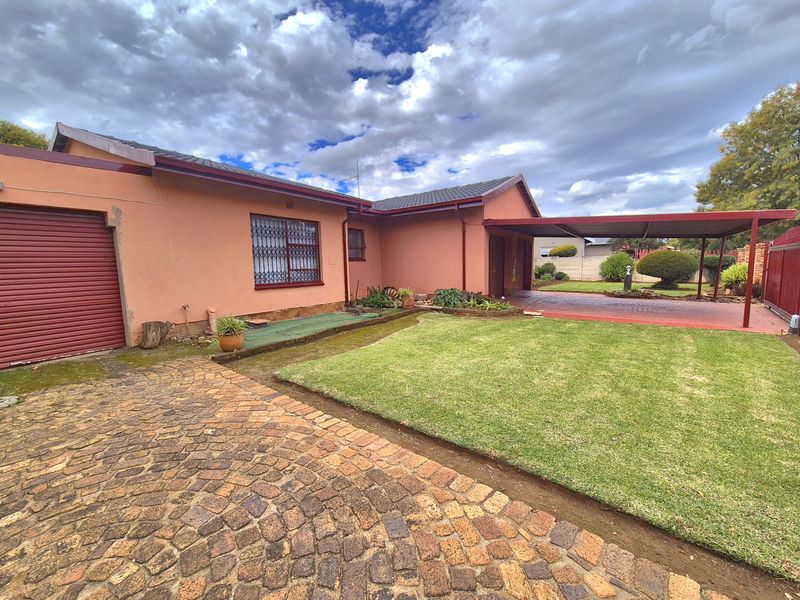 LOVELY HOME NEAR VARIOUS AMENITIES FOR SALE! - Photo 6