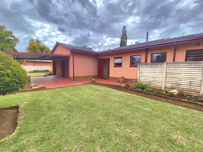 LOVELY HOME NEAR VARIOUS AMENITIES FOR SALE! - Photo 3