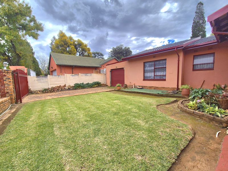 LOVELY HOME NEAR VARIOUS AMENITIES FOR SALE! - Photo 5