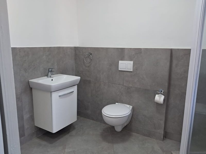 1 Bedroom Apartment in a newly built complex with immaculate finishes - Photo 8