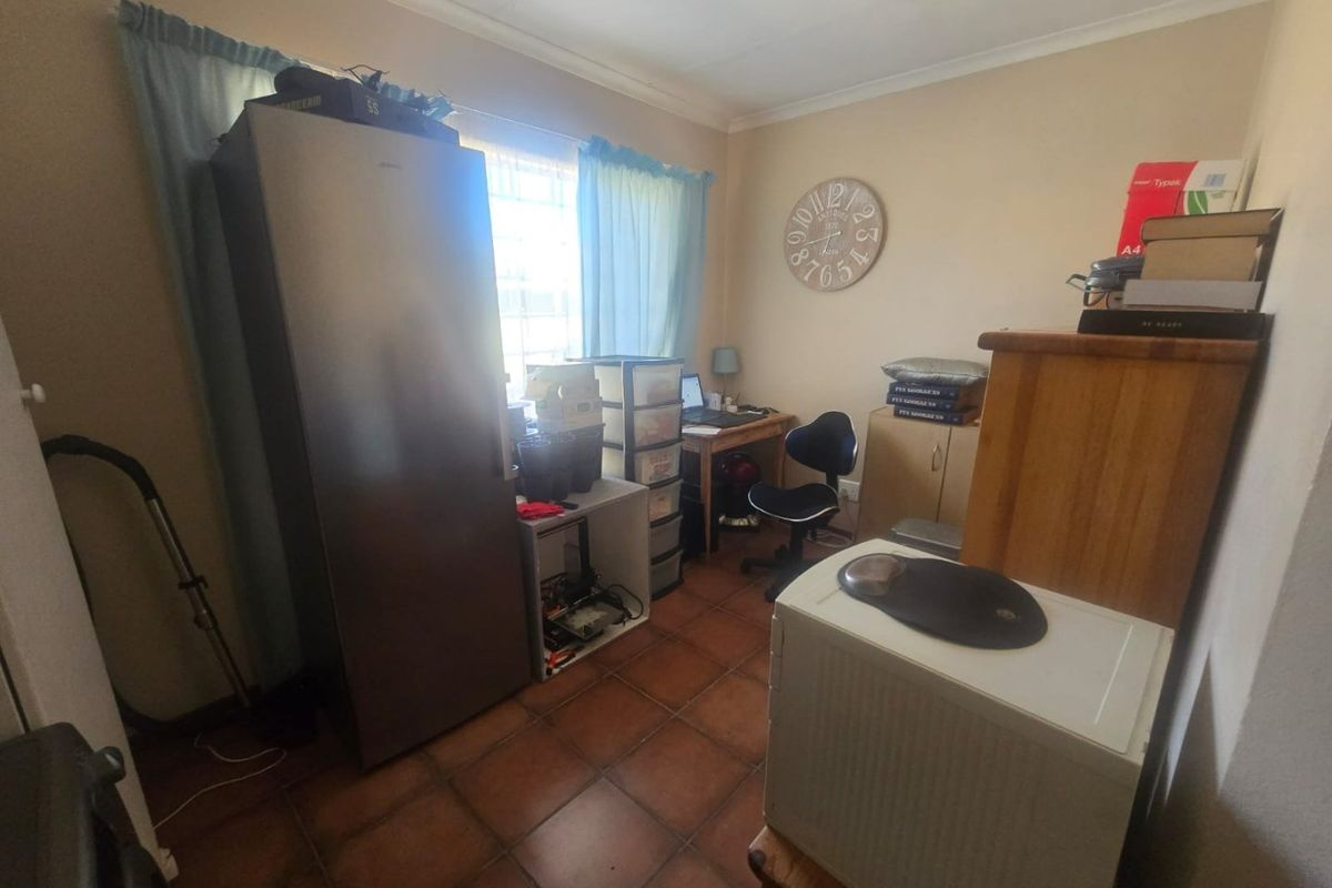 3 Bedroom for sale for growing family! - Photo 3