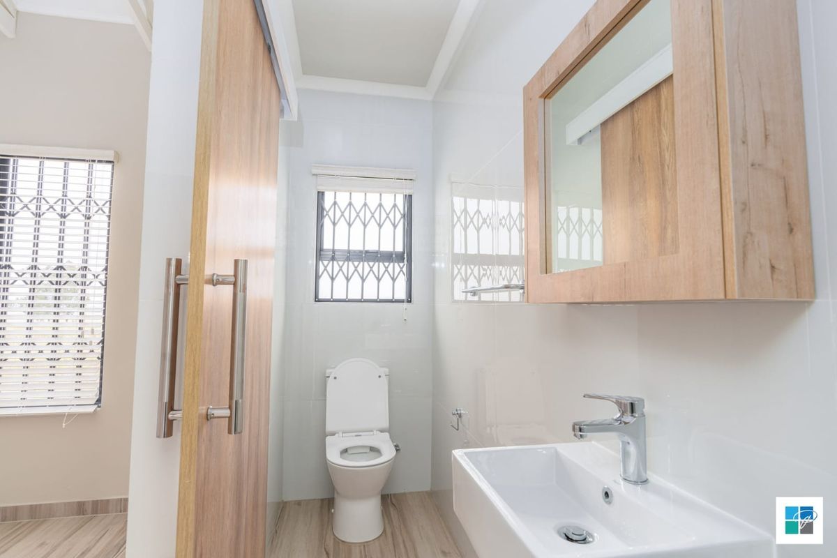 Modern 3 Bedroom Duplex in Safe & Secure Complex with Private Backyard and Gas Stove - Photo 5