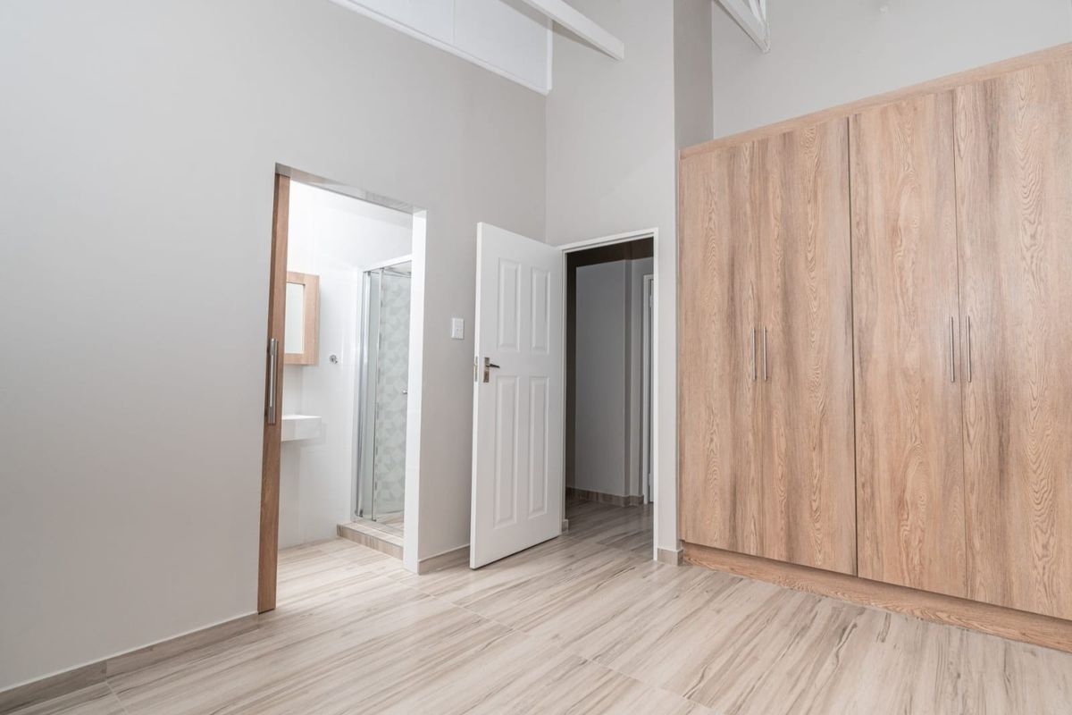 Modern 3 Bedroom Duplex in Safe & Secure Complex with Private Backyard and Gas Stove - Photo 3