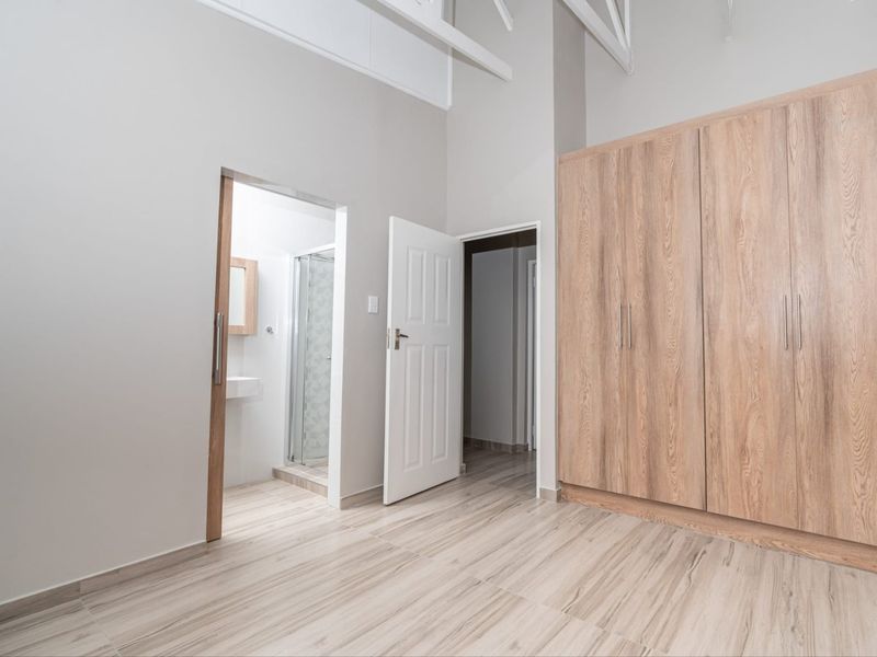 Modern 3 Bedroom Duplex in Safe & Secure Complex with Private Backyard and Gas Stove - Photo 3