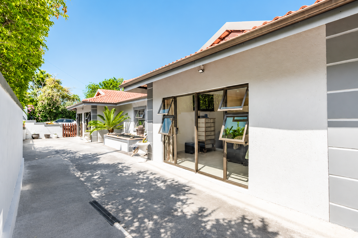 Contemporary Family Living in the Heart Westville - Photo 3