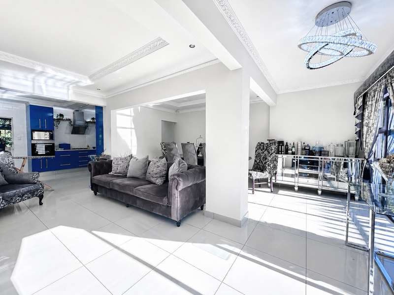 Contemporary Family Living in the Heart Westville - Photo 4