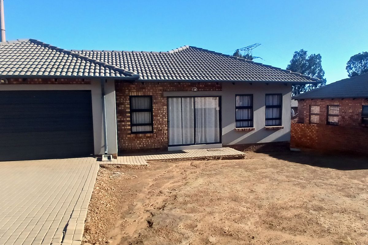 Ready to move in! Great property in a great estate! - Photo 2