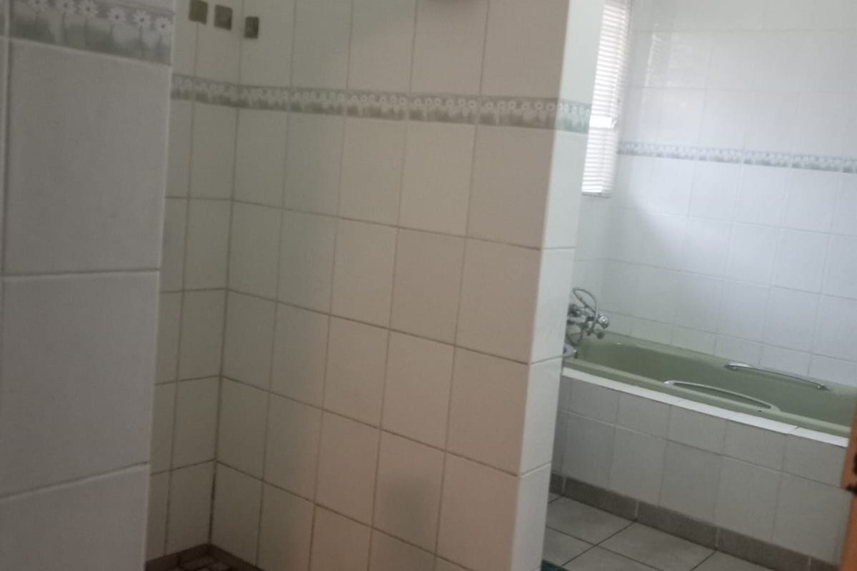 Spacious Family Home for Sale in Vanderbijlpark SE3 - Photo 5