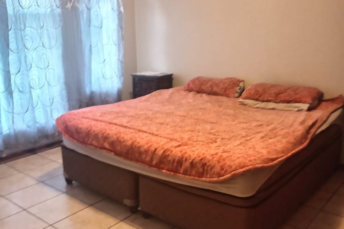 Spacious Family Home for Sale in Vanderbijlpark SE3 - Photo 3