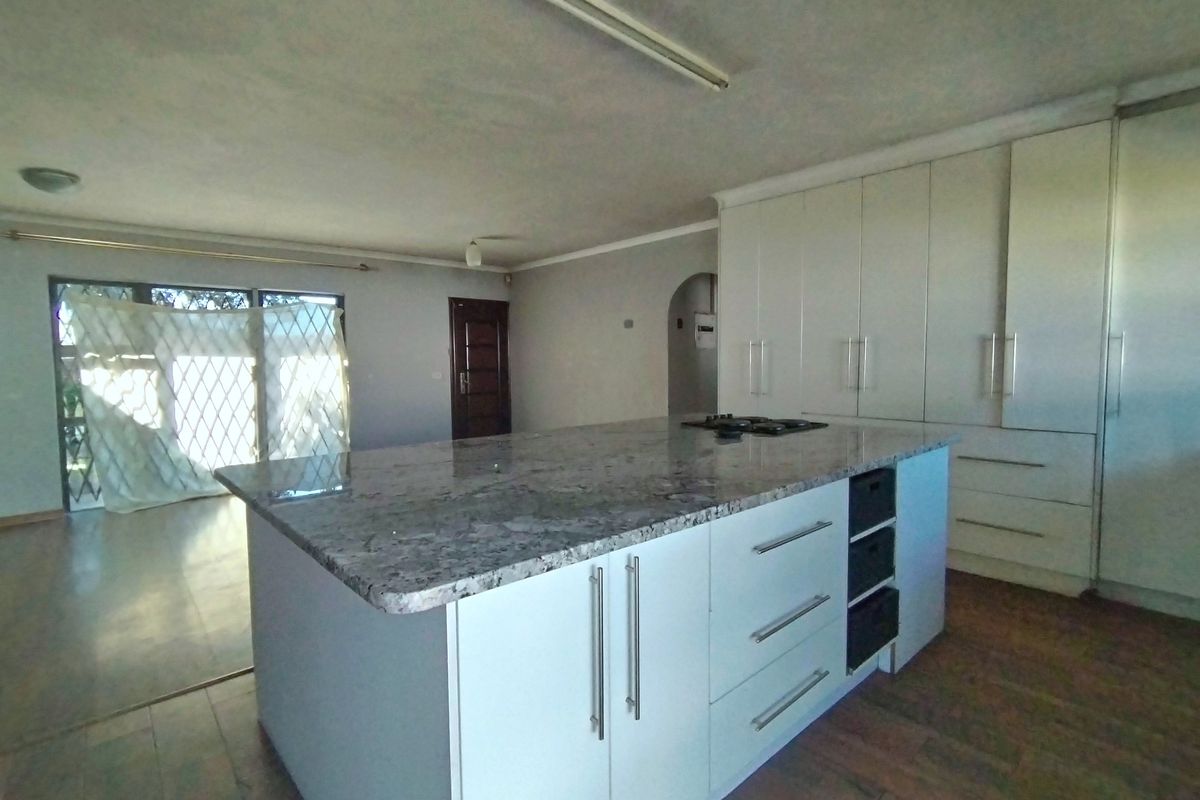 3 Bedroom House To-Let In Dalpark! - Photo 4