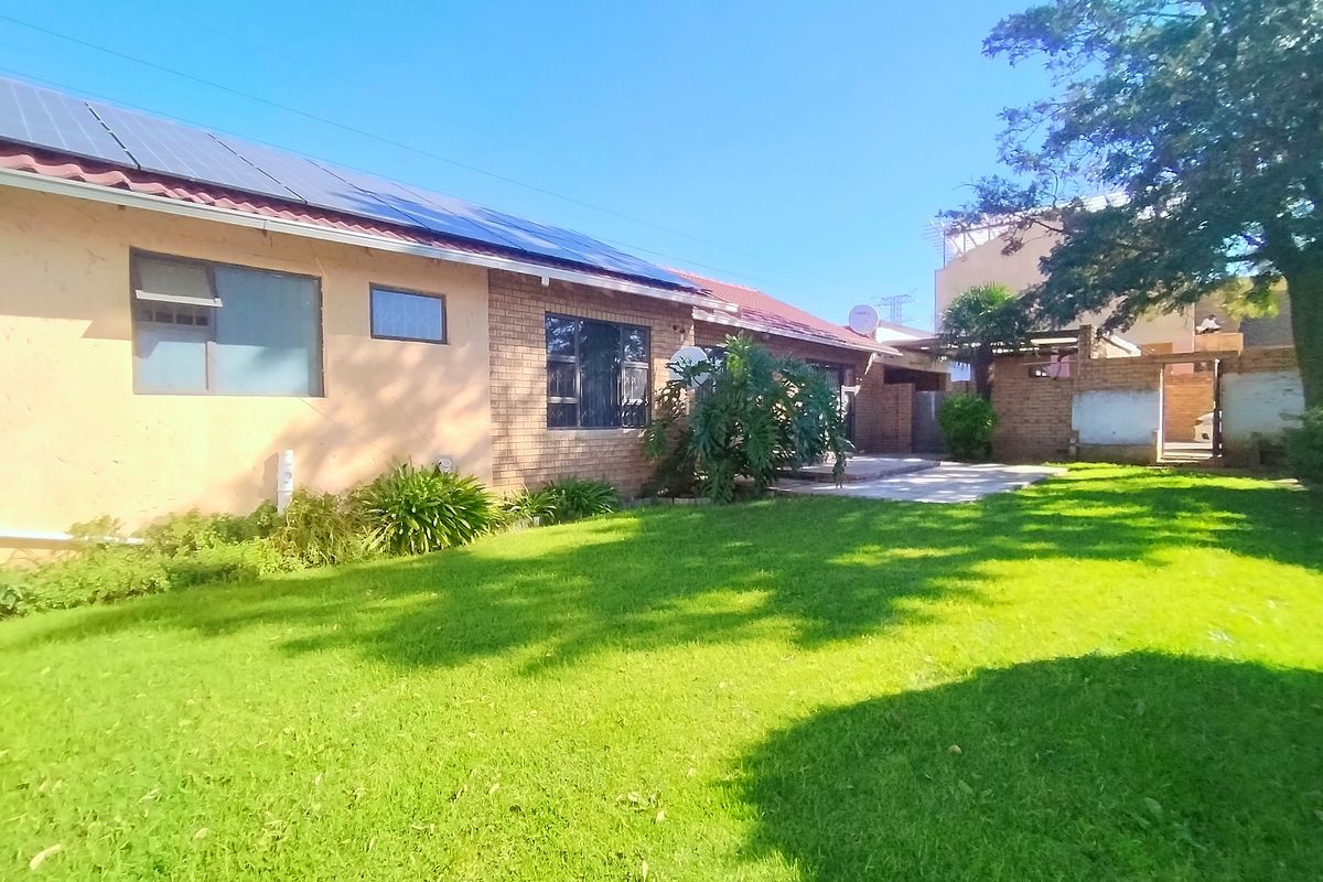 3 Bedroom House To-Let In Dalpark! - Photo 3
