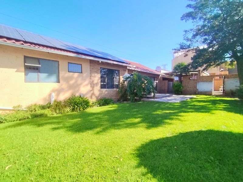 3 Bedroom House To-Let In Dalpark! - Photo 3