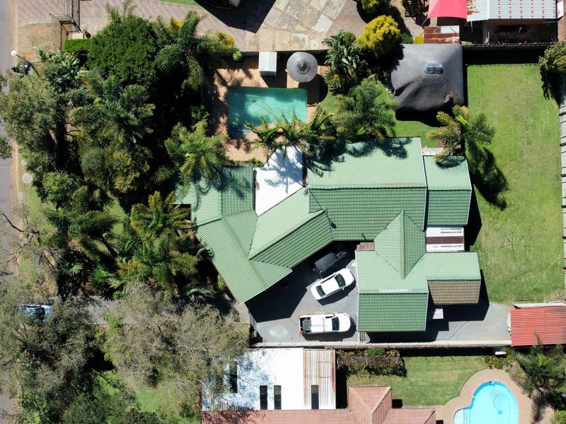 Exquisite 5-Bedroom Residence | Prime Location in Del Judor Ext 4 - Photo 4