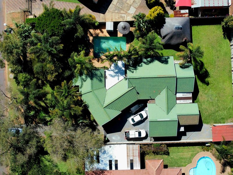 Exquisite 5-Bedroom Residence | Prime Location in Del Judor Ext 4 - Photo 9