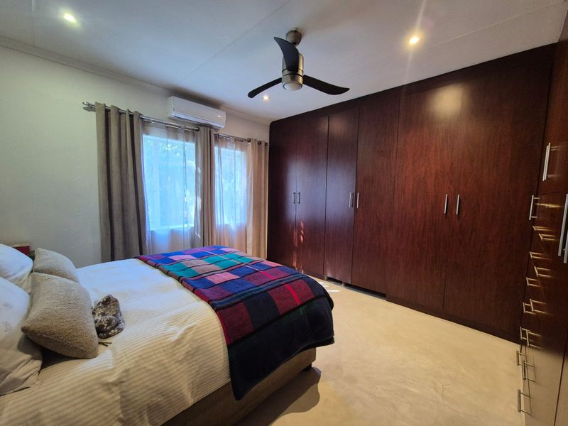 !STUNNING FAMILY HOME! - Photo 3