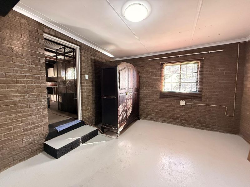 4 Bedroom House with a flatlet option in Signal hill - Photo 8