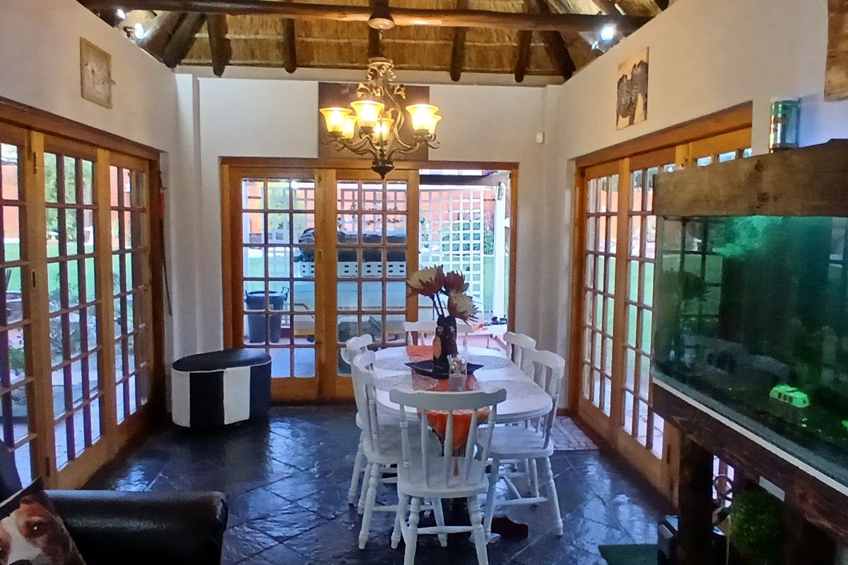 Move-in ready! - Photo 3