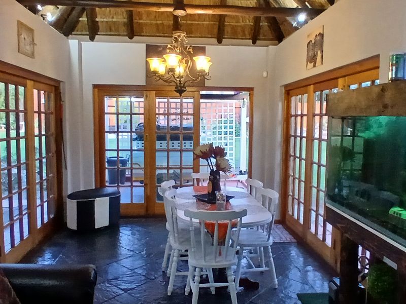 Move-in ready! - Photo 3