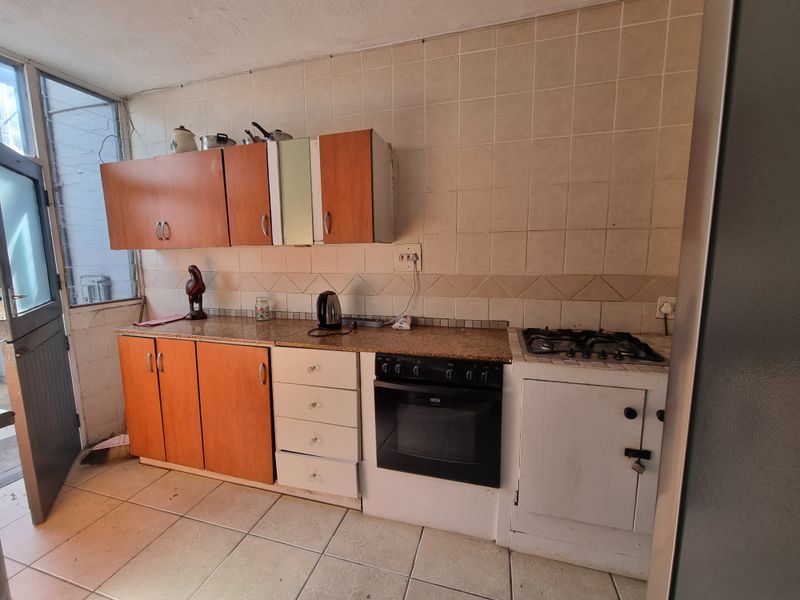 Duplex For Sale - Photo 6