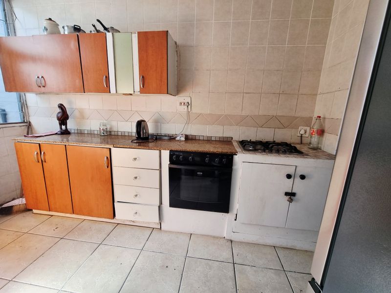 Duplex For Sale - Photo 7