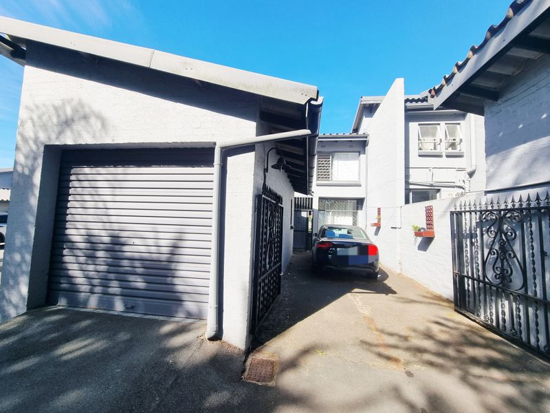 Duplex For Sale - Photo 4
