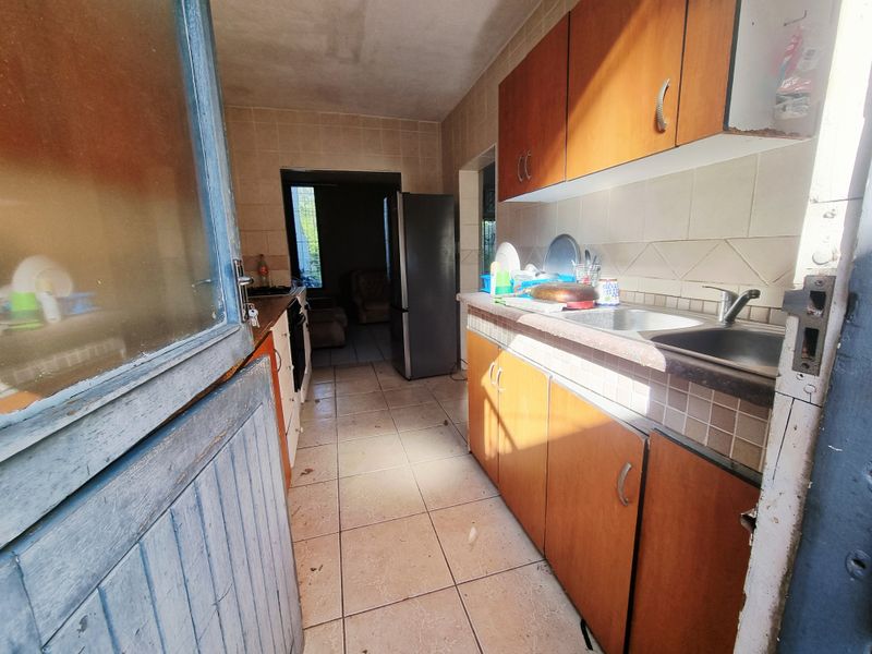 Duplex For Sale - Photo 5