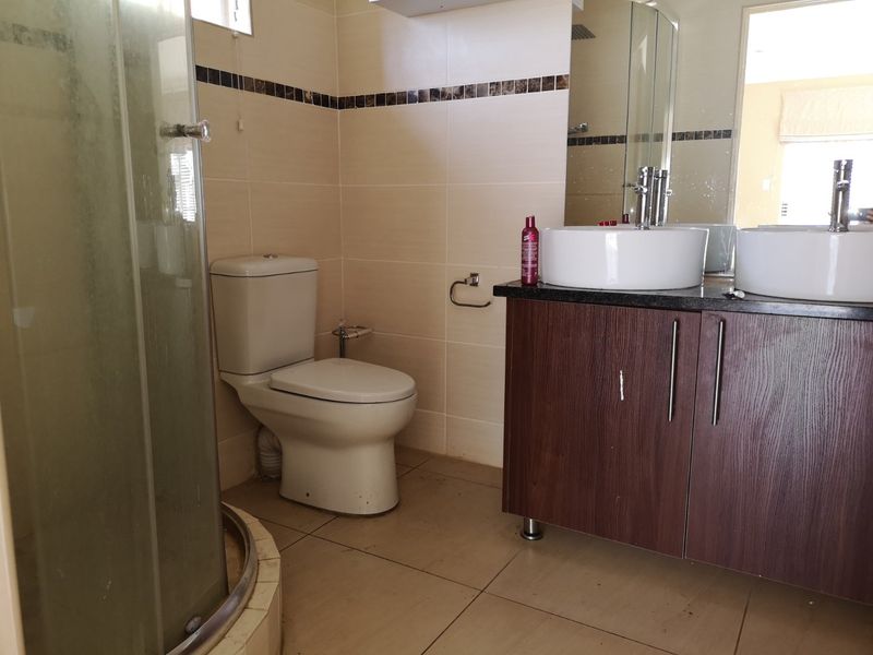 An Exceptional 4-Bedroom Double Storey Townhouse Designed for Refined Family Living - Photo 9