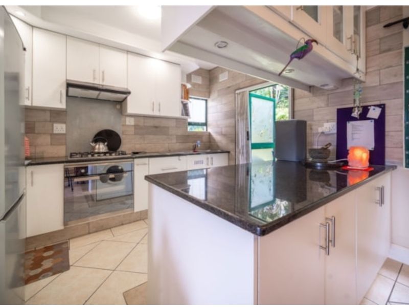 Coastal Sanctuary in Westbrook: Sea Views & Total Backup - Photo 8