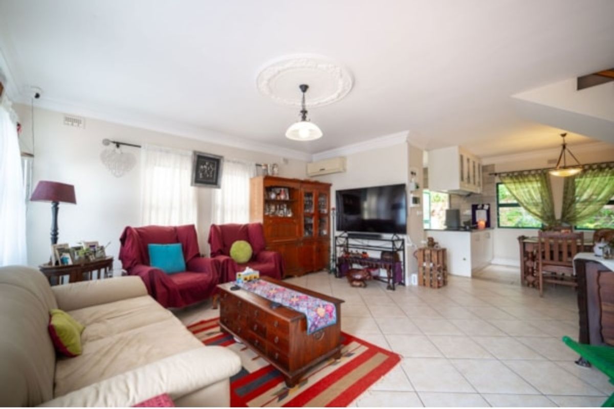 Coastal Sanctuary in Westbrook: Sea Views & Total Backup - Photo 4