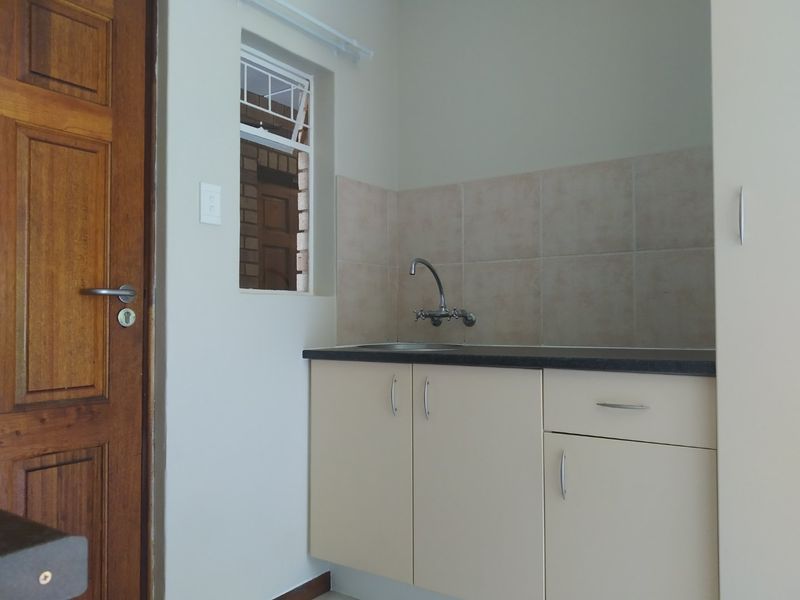 Secure Studio Living in the Heart of Milpark – Ideal Student or Young Professional Accommodation - Photo 10