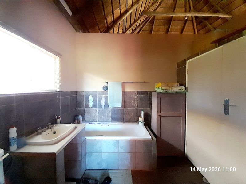 Multiple Dwellings;  Kraal;  Fertile soil; SOLAR - Photo 8