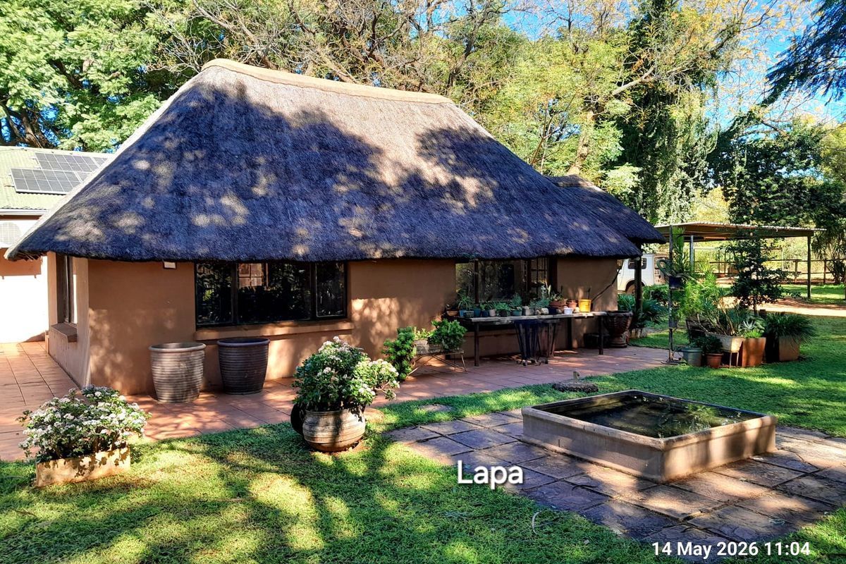 Multiple Dwellings;  Kraal;  Fertile soil; SOLAR - Photo 3