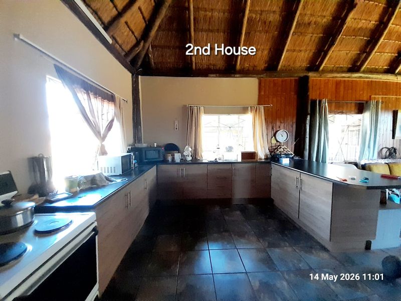 Multiple Dwellings;  Kraal;  Fertile soil; SOLAR - Photo 5