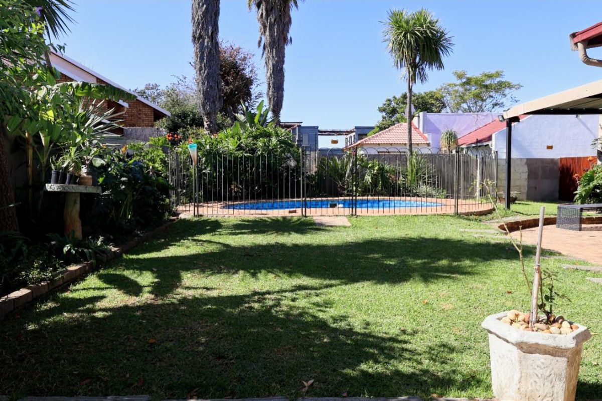 Prime Family Home in Sunward Park - Photo 2