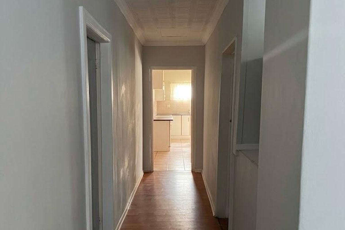 5 Bedroom House For Sale In Quigney - Photo 4