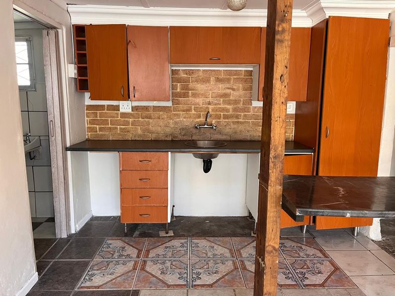 5 Bedroom House For Sale In Quigney - Photo 6
