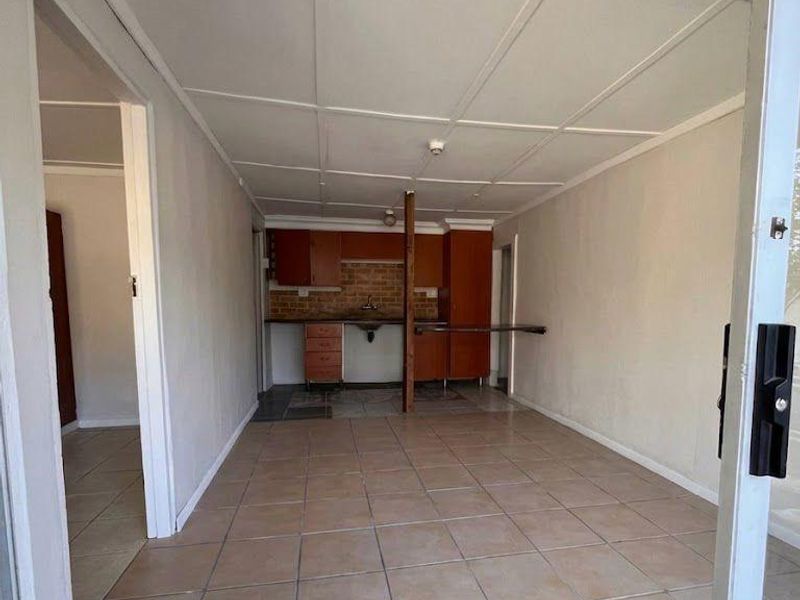 5 Bedroom House For Sale In Quigney - Photo 5