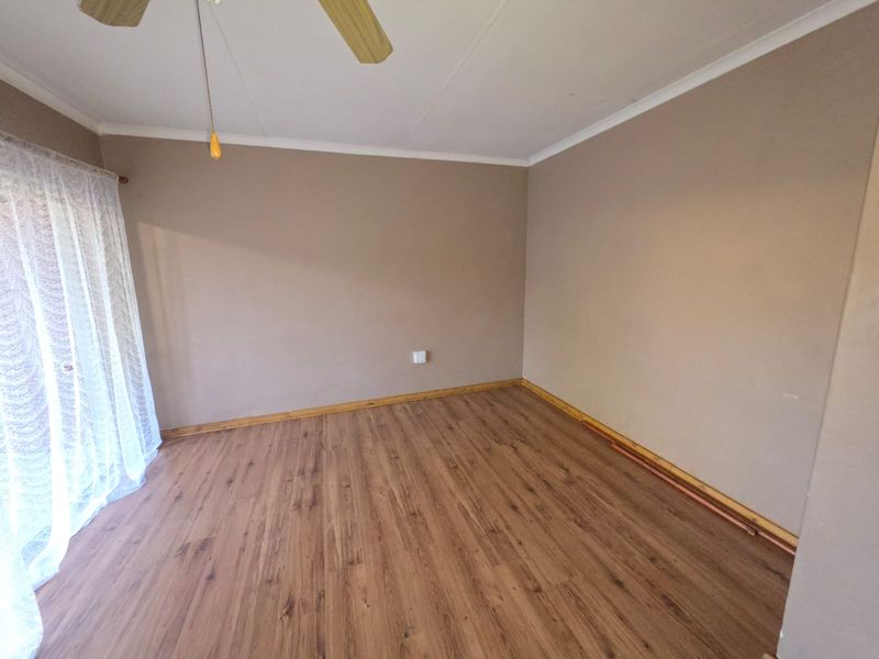 BIG FAMILY HOME FOR SALE IN SASOLBURG - Photo 7